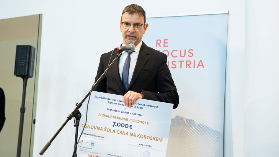 Akcija Podarimo knjige poudarja dobrodelnost in čezmejno skrb za branje