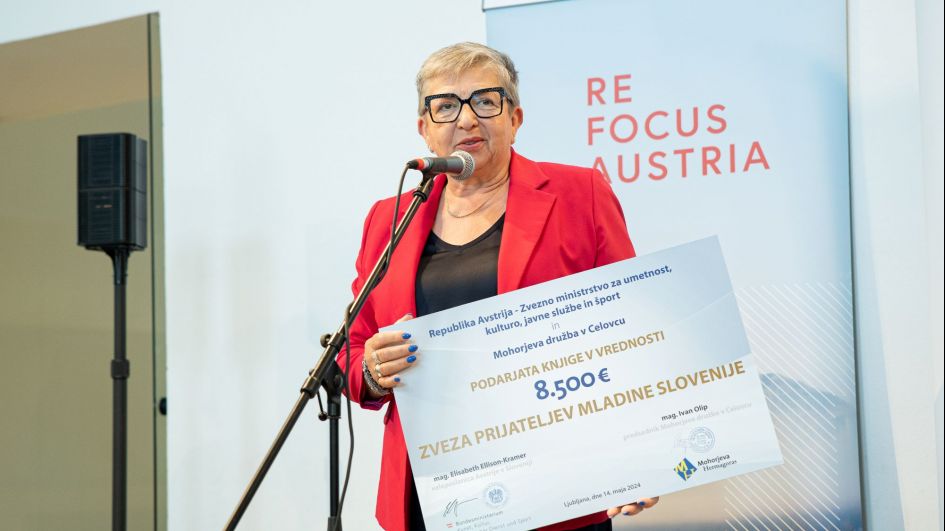 Akcija Podarimo knjige poudarja dobrodelnost in čezmejno skrb za branje